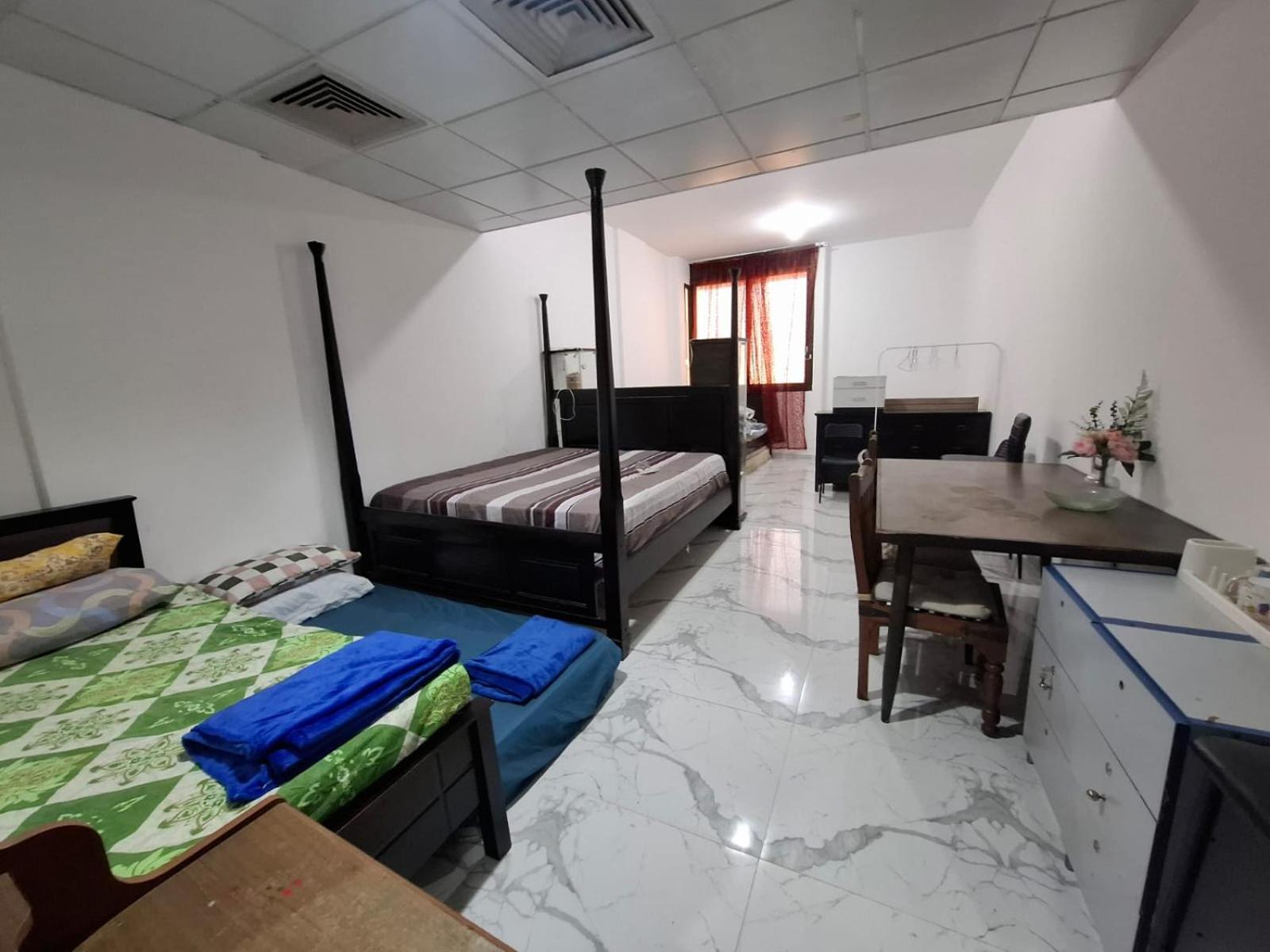 4 Beds In A For Group * Abou Dabi